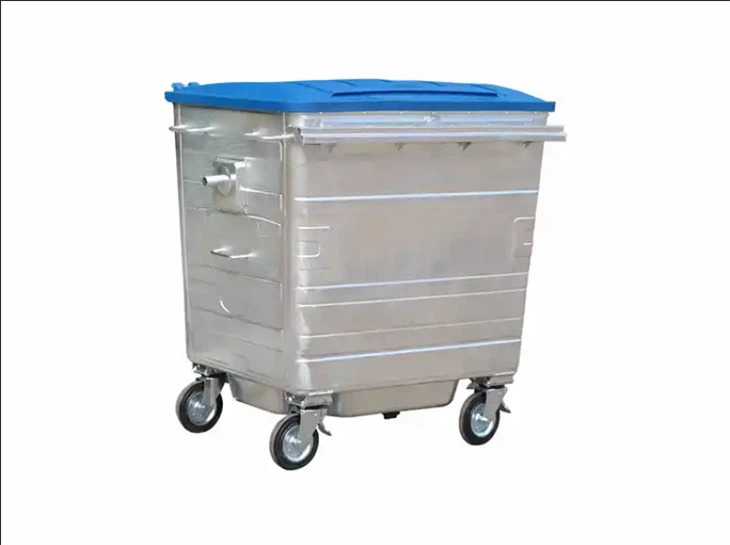 Wheeled Trash Can With Lid